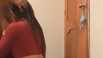 أخت الزوجة المراهقة ذات المؤخرة الكبيرة تسأل عن الجنس وتحصل على ملء مؤخرتها بالحليب