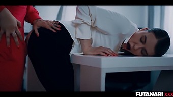 与热辣女孩和有天赋的伴侣的真正三人行