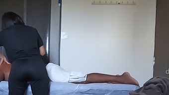 Erotikus Indiai Gyógyfürdő Kezelés Manipuri Lány Masszázsával